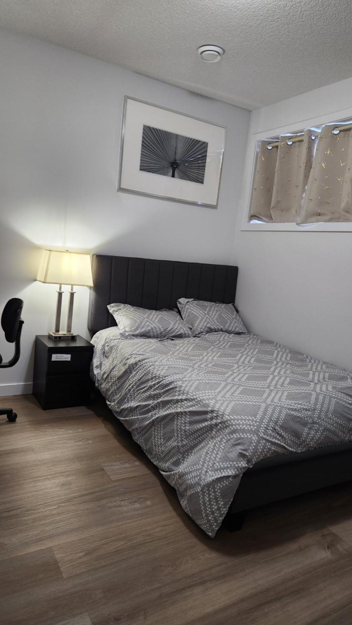 Modern 2 Bedroom Basement Suite At West Edmonton Eksteriør billede