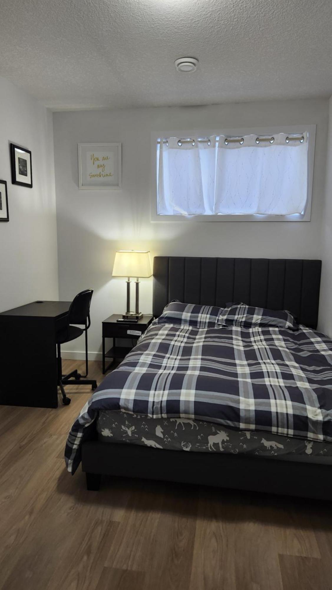 Modern 2 Bedroom Basement Suite At West Edmonton Eksteriør billede