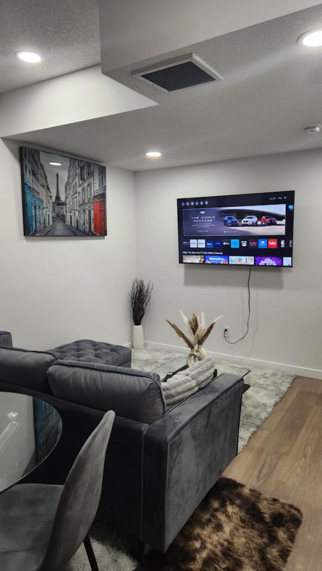 Modern 2 Bedroom Basement Suite At West Edmonton Eksteriør billede