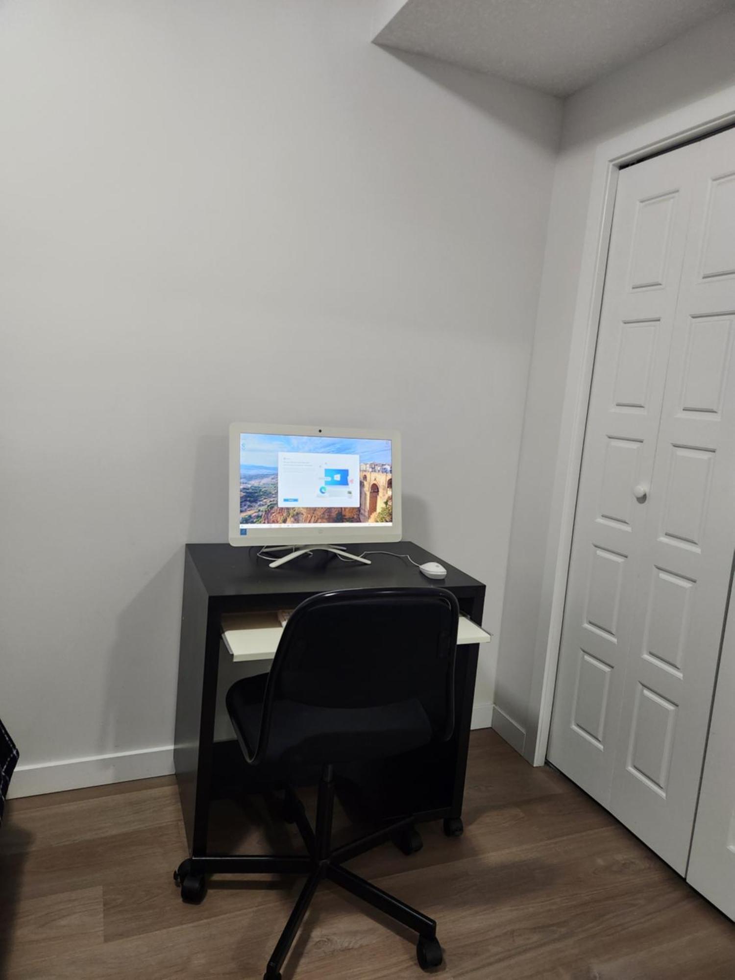 Modern 2 Bedroom Basement Suite At West Edmonton Eksteriør billede